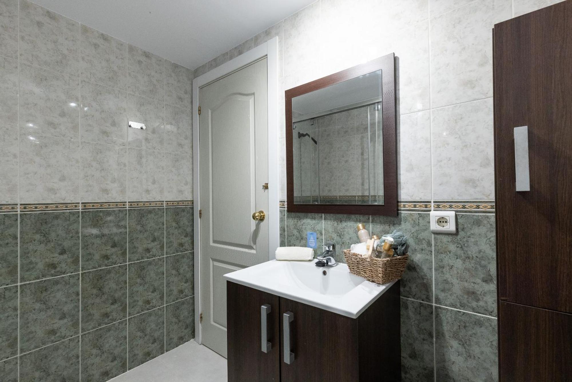 Uhc Rodas Apartments Салоу Номер фото