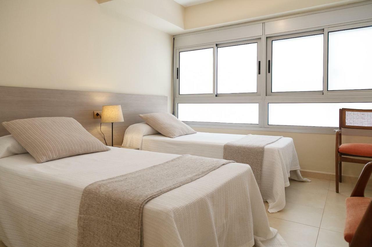 Uhc Rodas Apartments Салоу Экстерьер фото